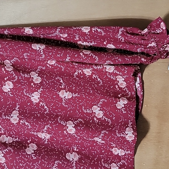 Nwt Rachel Parcell Floral Ruffle Top Burgundy Beet Falling Floral - Picture 6 of 15